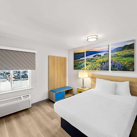 Days Inn & Suites By Wyndham Rochester South Екстер'єр фото