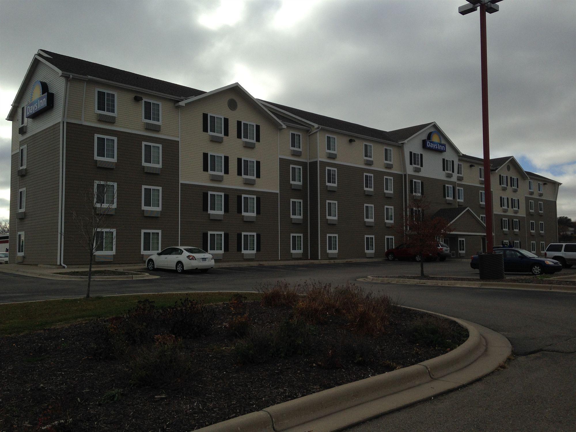 Days Inn & Suites By Wyndham Rochester South Екстер'єр фото