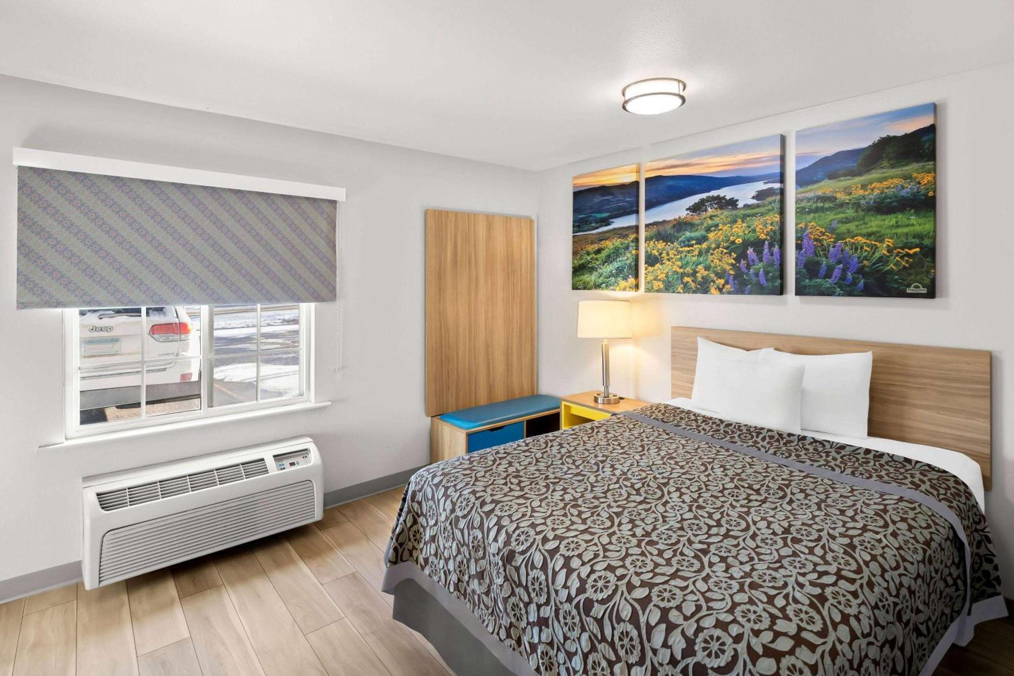 Days Inn & Suites By Wyndham Rochester South Екстер'єр фото