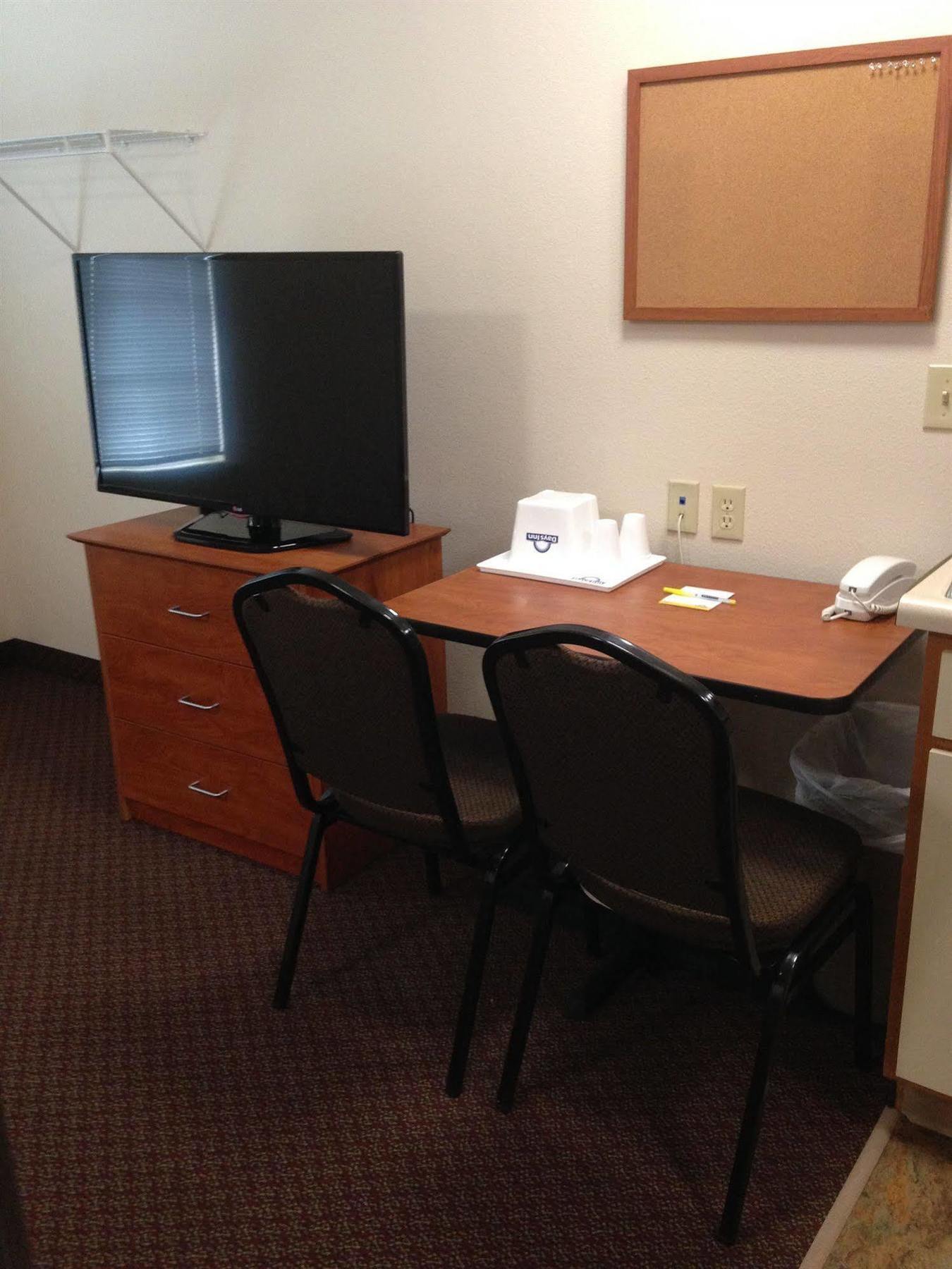 Days Inn & Suites By Wyndham Rochester South Екстер'єр фото