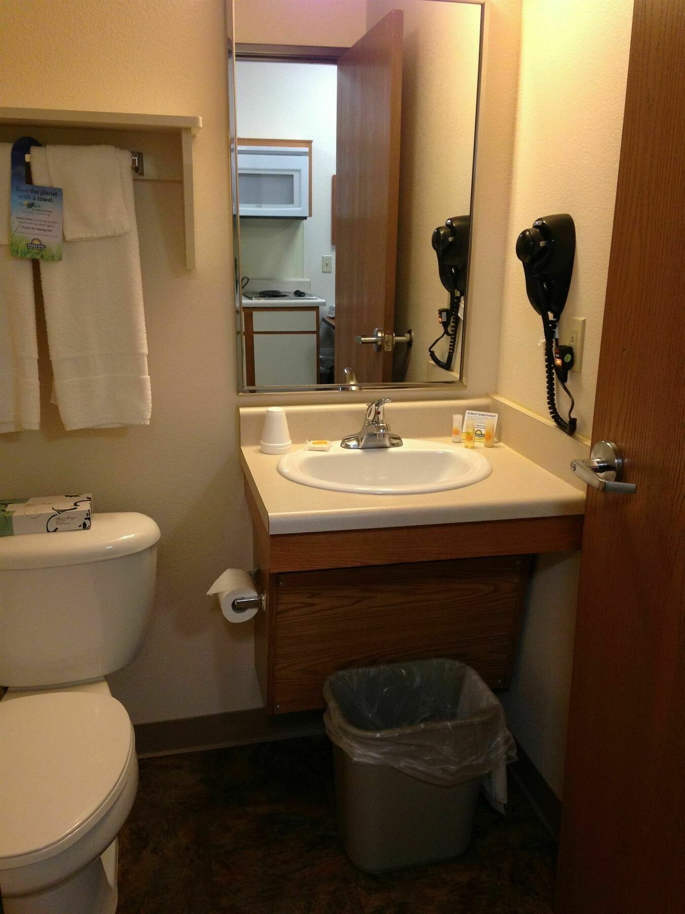 Days Inn & Suites By Wyndham Rochester South Екстер'єр фото