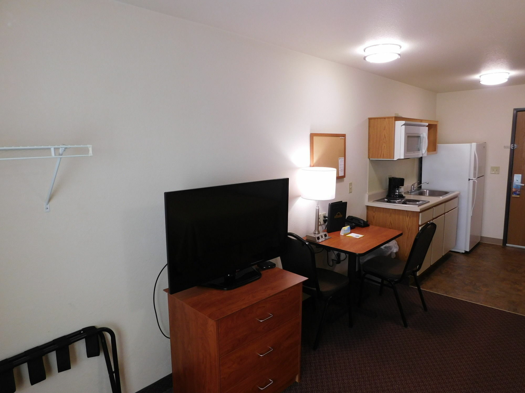 Days Inn & Suites By Wyndham Rochester South Екстер'єр фото