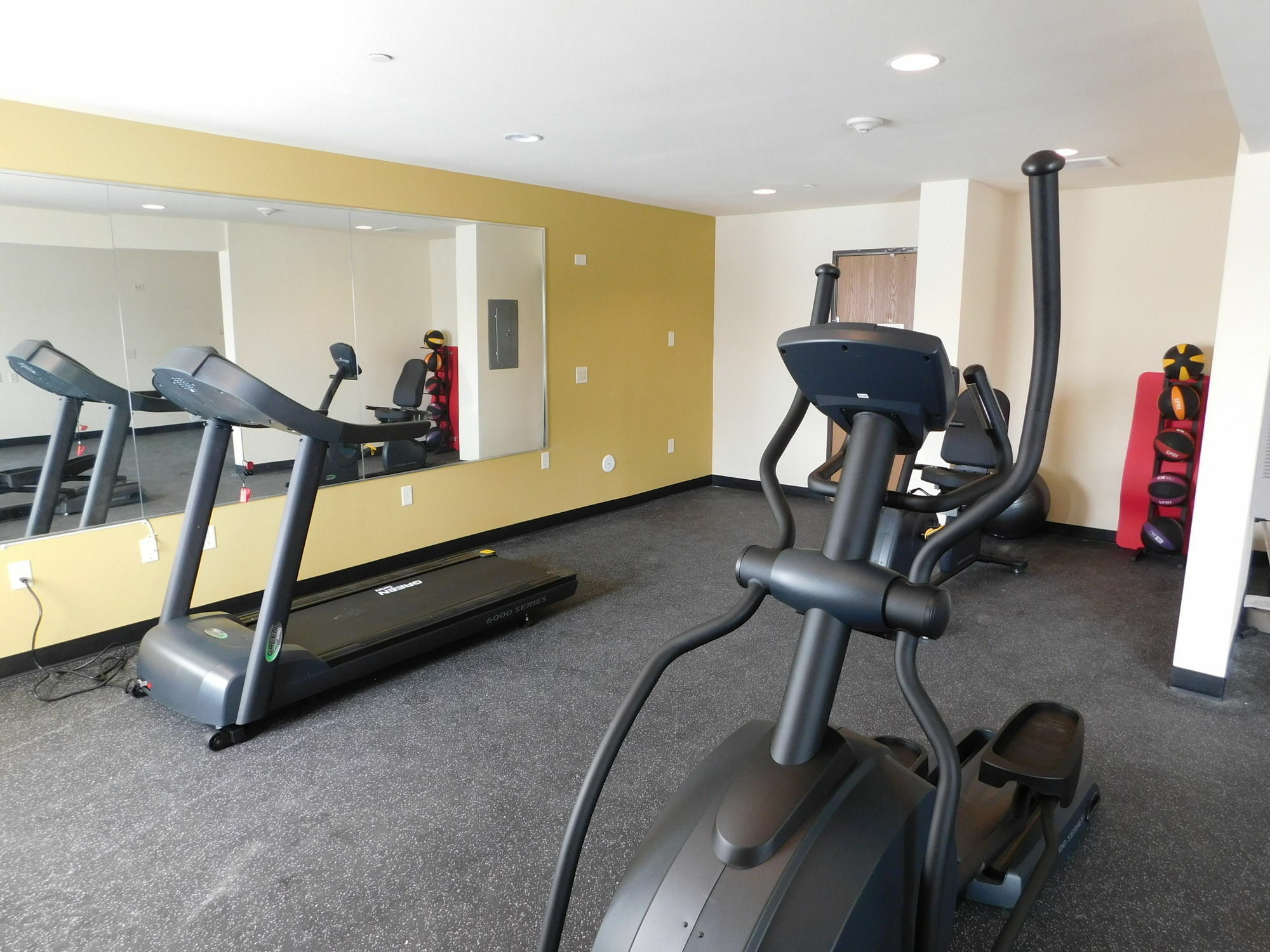 Days Inn & Suites By Wyndham Rochester South Екстер'єр фото